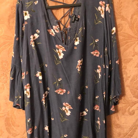 torrid Tops - Torrid Floral long sleeve blouse